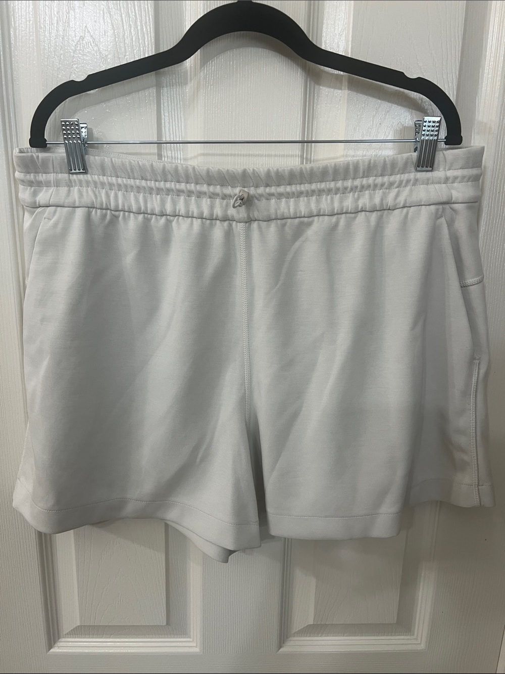 lululemon athletica White Women's Athletic Shorts with Drawstring